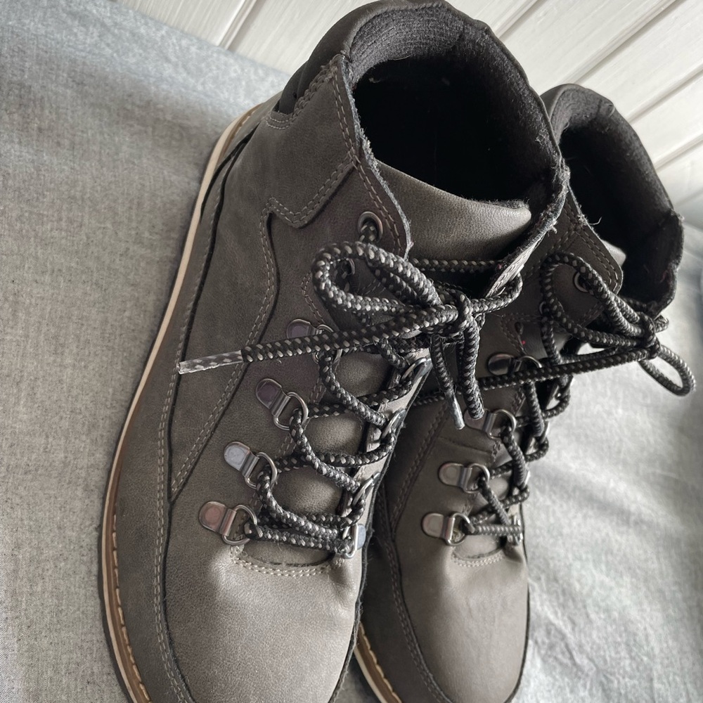 PLACE Boys Size 6 Gray Boots